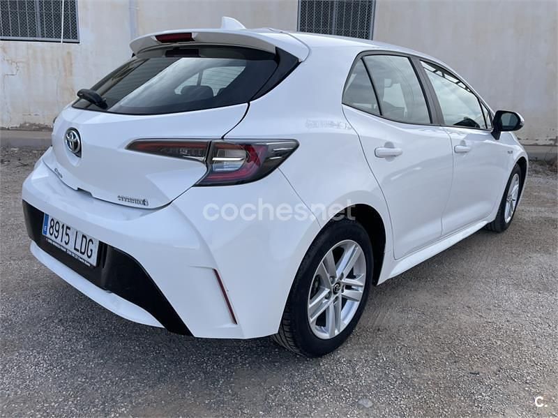 Usado Toyota Corolla Active 122 CV (89 kW) 2019 Blanco Berlina