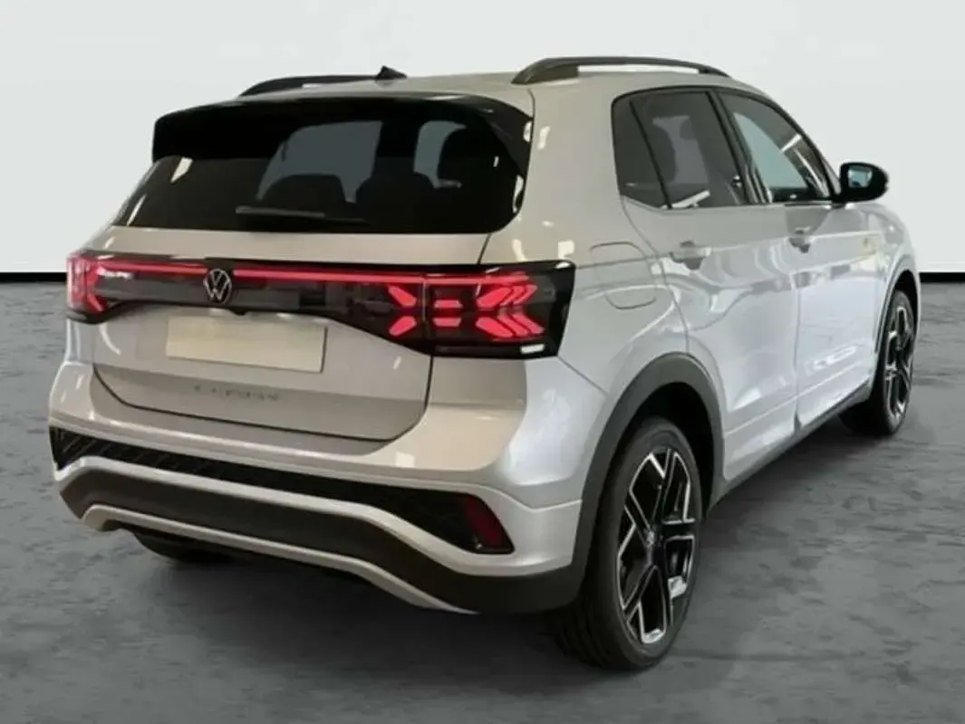 Usado VW T-Cross R-line 116 CV (85 kW) 2025 Plateado SUV