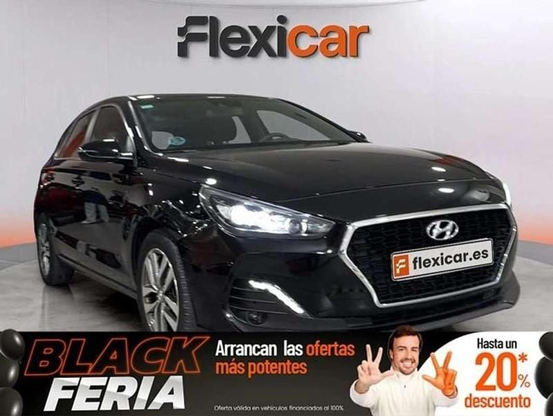 Usado Hyundai i30 120 CV (88 kW) 2019 Negro Utilitario