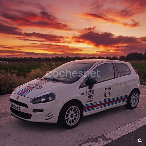 Usado Fiat Punto Easy 69 CV (50 kW) 2013 Blanco Berlina