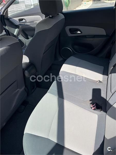 Usado Chevrolet Cruze LS 125 HP (91 kW) 2011 Azul Sedan