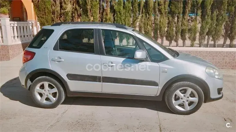 Usado Suzuki SX4 GL 120 CV (88 kW) 2007 Gris / plata SUV