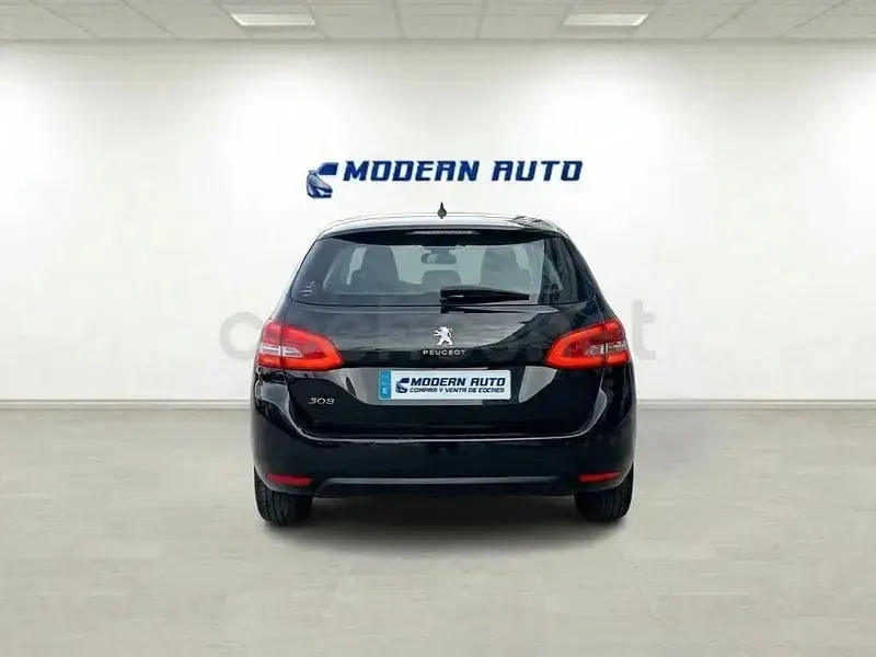 Używany Peugeot 308 SW Style 100 KM (73 kW) 2018 Czarny Kombi