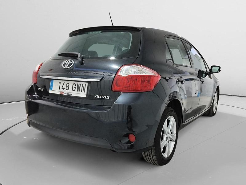 Usado Toyota Auris Active 126 CV (92 kW) 2010 Negro Utilitario