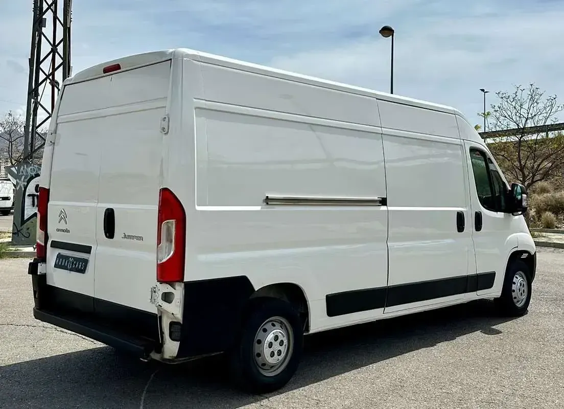 Usado Citroën Jumper 131 CV (96 kW) 2019 Blanco Monovolumen