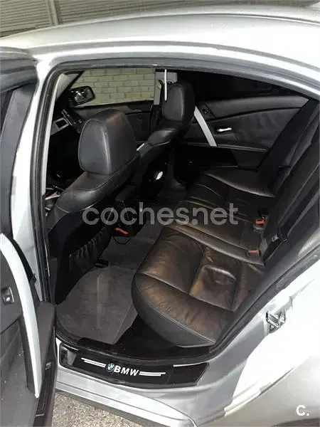 Usado BMW 530 231 CV (169 kW) 2007 Gris / plata Berlina