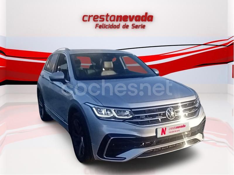 Usado VW Tiguan R-line 150 CV (110 kW) 2021 Gris / plata SUV