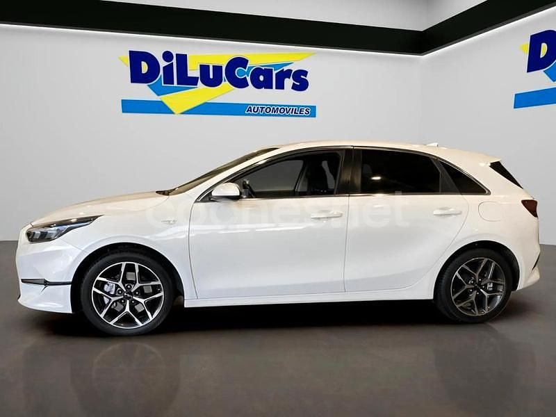 Usado Kia Ceed 120 CV (88 kW) 2022 Blanco Utilitario