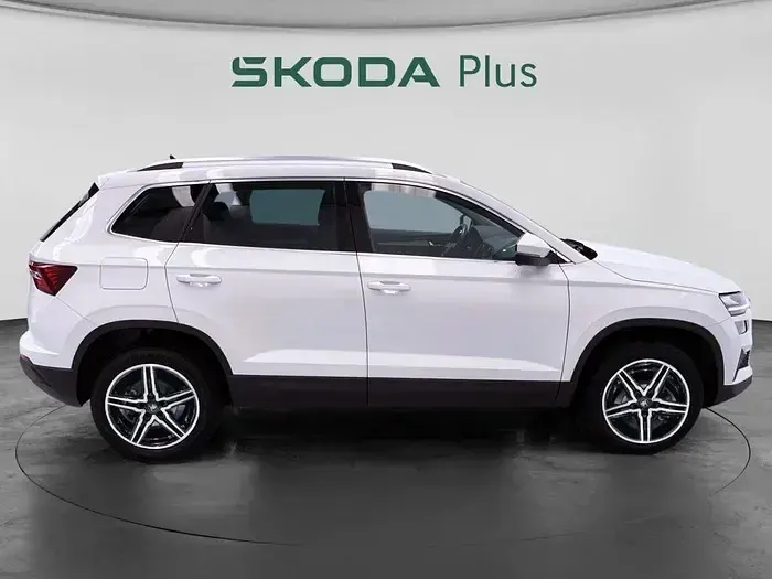 Usado Skoda Karoq Ambition 115 CV (84 kW) 2022 Blanco SUV