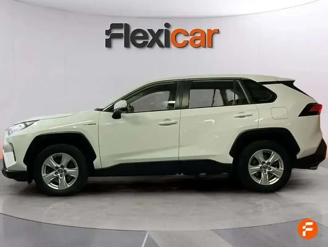 Begagnad Toyota RAV4 Hybrid Business Edition 218 HK (160 kW) 2020 Vit SUV