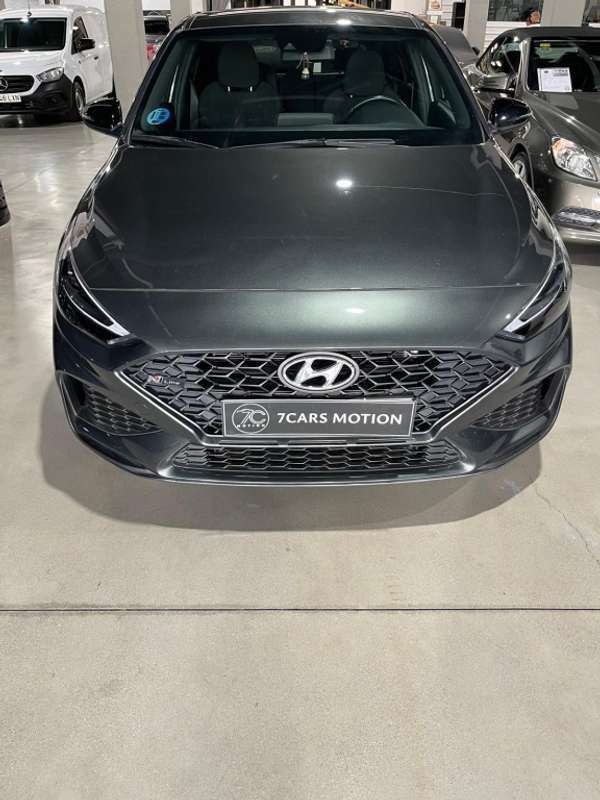Gris Usado 2023 Hyundai i30 N Line Utilitario | 23.800 € (Precio justo) - Imagen 1/4