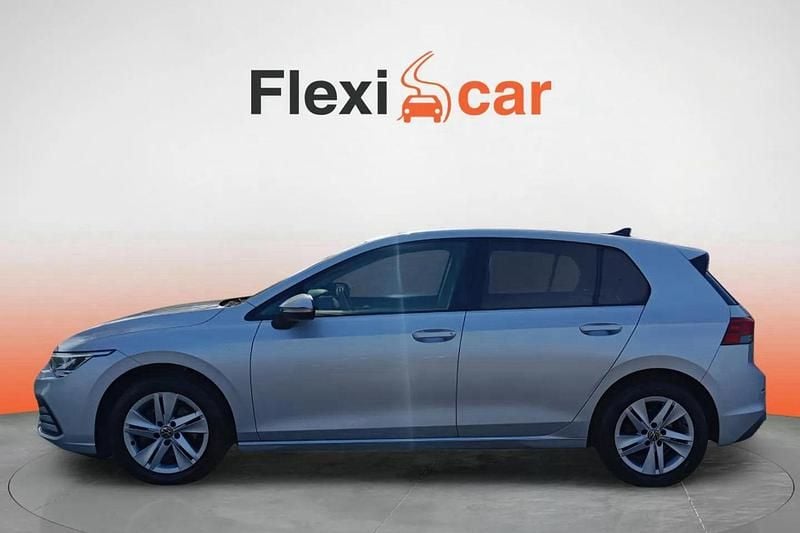 Usado VW Golf VIII Life 110 HP (80 kW) 2021 Cinzento Sedan