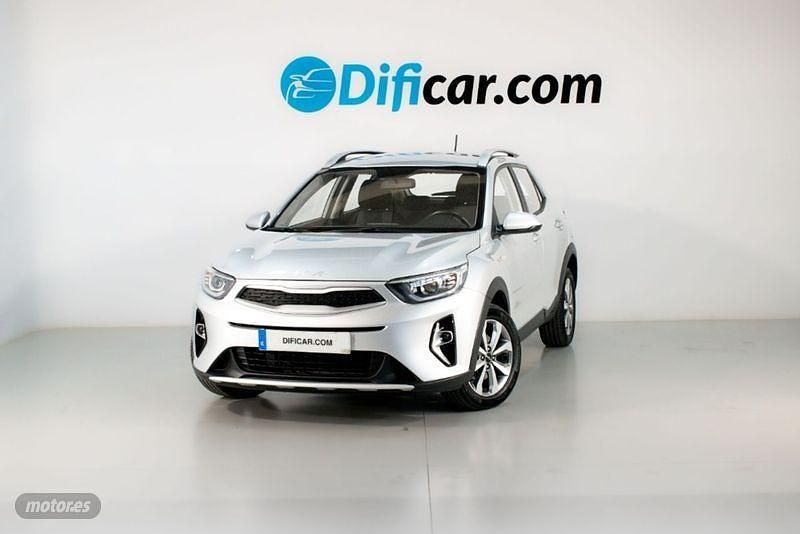 Gris Usado 2023 Kia Stonic SUV | 17.990 € (Un poco caro) - Imagen 1/4