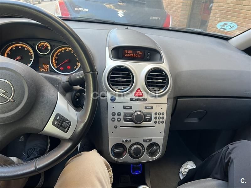 Usado Opel Corsa 85 CV (62 kW) 2011 Negro Utilitario