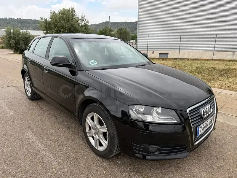 Begagnad Audi A3 Ambiente 105 HK (77 kW) 2010 Svart Halvkombi
