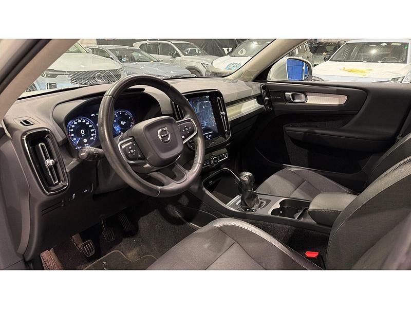 Usado Volvo XC40 Momentum 156 CV (114 kW) 2019 Blanco SUV