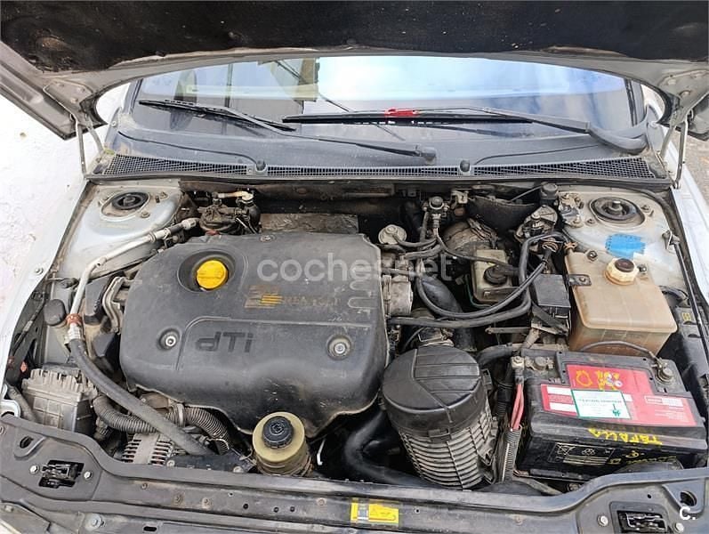Gris / plata Usado 1999 Renault Laguna Berlina | 1300 € - Imagen 1/4