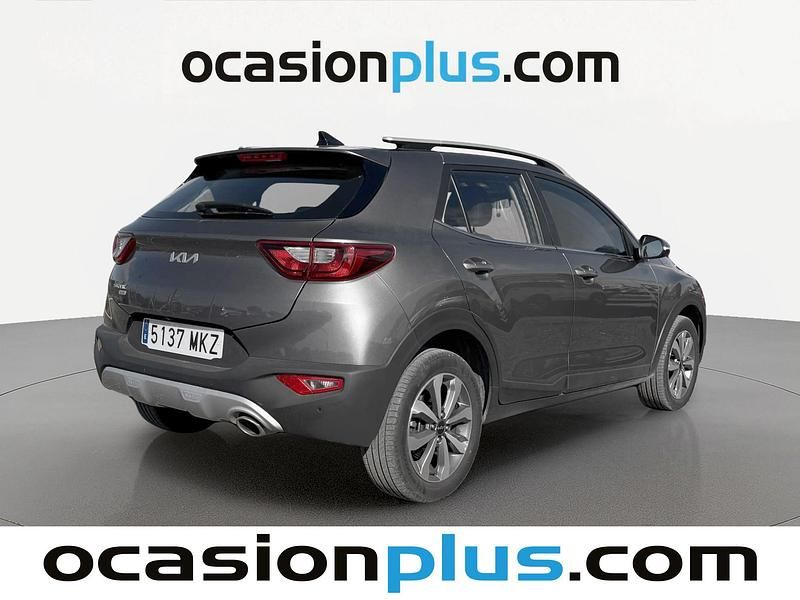 Usado Kia Stonic 120 CV (88 kW) 2023 Gris SUV