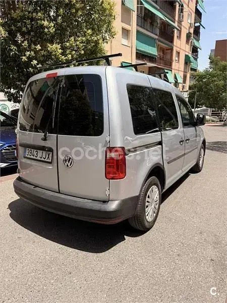 Usado VW Caddy Beach 102 CV (75 kW) 2015 Gris / plata Monovolumen
