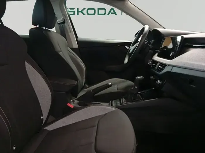 Usado Skoda Kamiq Selection 115 CV (84 kW) 2025 Negro SUV