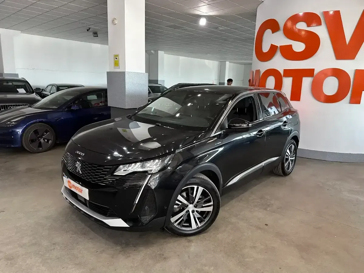 Usado Peugeot 3008 Allure 226 CV (166 kW) 2023 Negro SUV
