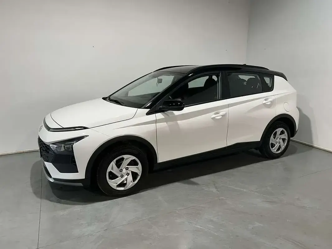 Usado Hyundai Bayon 80 CV (58 kW) 2024 Blanco SUV