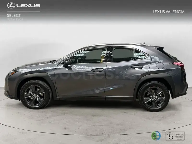 Usado Lexus UX 199 CV (146 kW) 2025 Gris / plata SUV