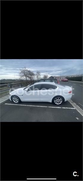 Usado Jaguar XE Prestige 180 CV (132 kW) 2015 Blanco Berlina