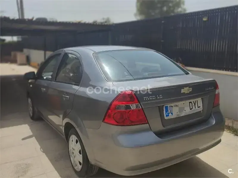 Usado Chevrolet Aveo LS 94 CV (69 kW) 2006 Gris / plata Berlina