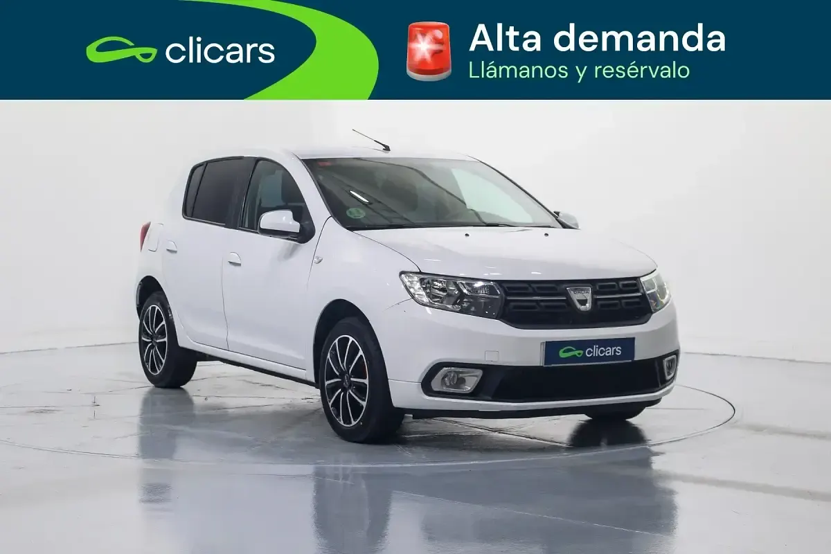 Usado Dacia Sandero Comfort 90 CV (66 kW) 2019 Blanco Berlina