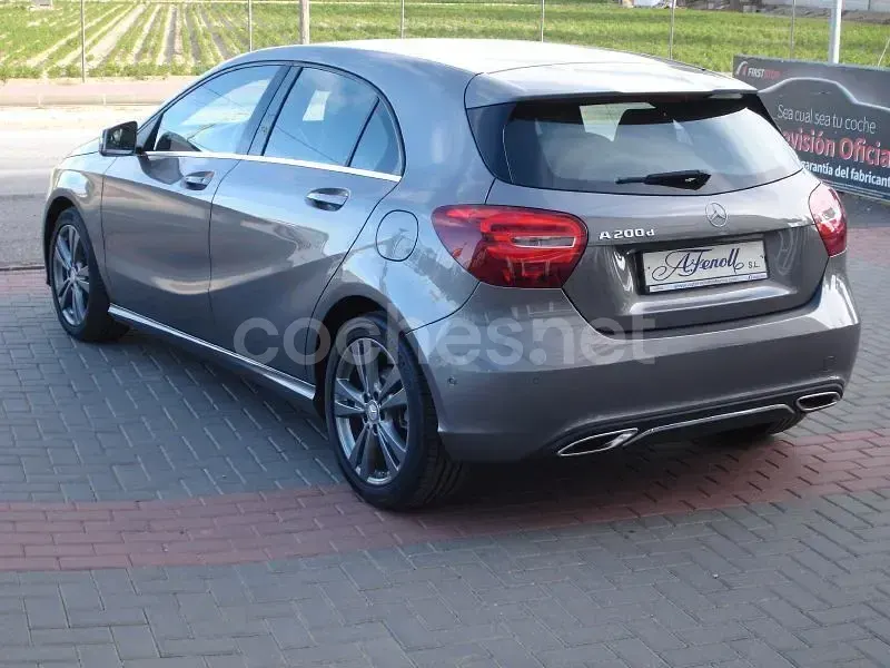 Usado Mercedes A200 136 CV (100 kW) 2017 Marrón Utilitario