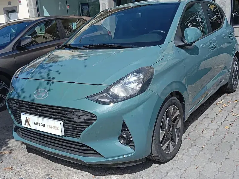 Usado Hyundai i10 84 CV (61 kW) 2024 Verde Utilitario