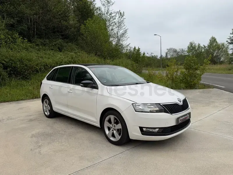 Usado Skoda Rapid Active 95 CV (69 kW) 2018 Blanco Utilitario