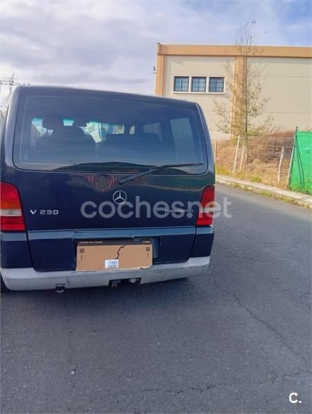 Usado Mercedes V230 98 CV (72 kW) 1998 Negro Monovolumen