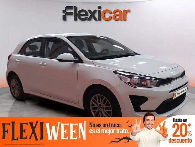 Blanco Usado 2022 Kia Rio Berlina | 11.970 € (Precio justo) - Imagen 1/4