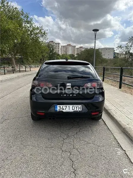 Usado Seat Ibiza 100 CV (73 kW) 2006 Negro Utilitario