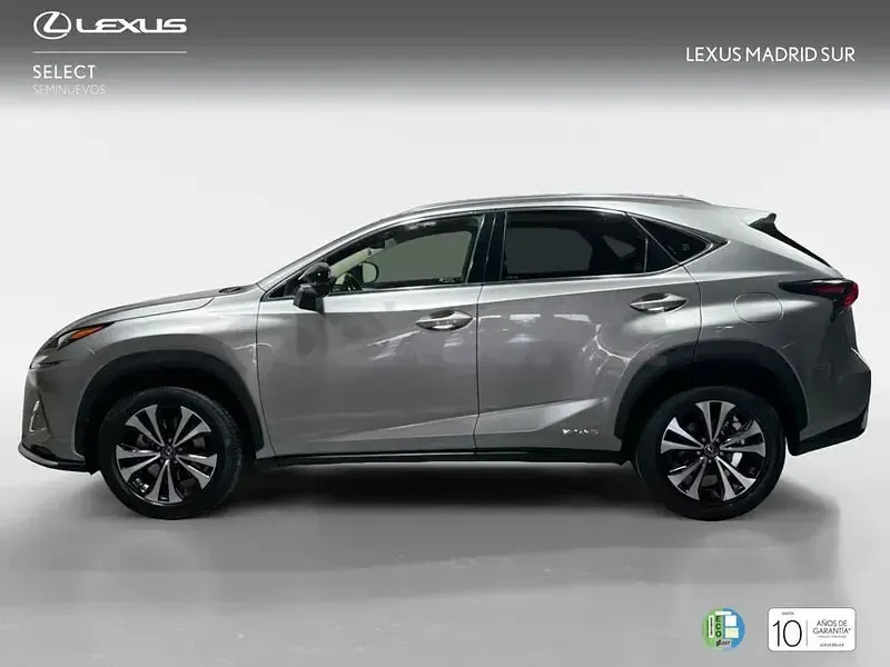 Usado Lexus NX300h 197 CV (144 kW) 2021 Gris / plata SUV