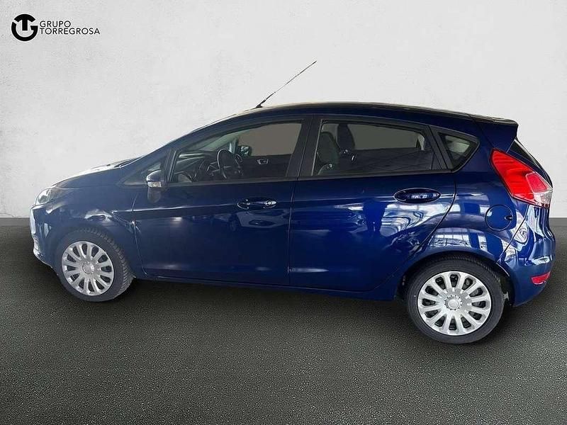 Usado Ford Fiesta Trend 82 CV (60 kW) 2016 Azul Utilitario