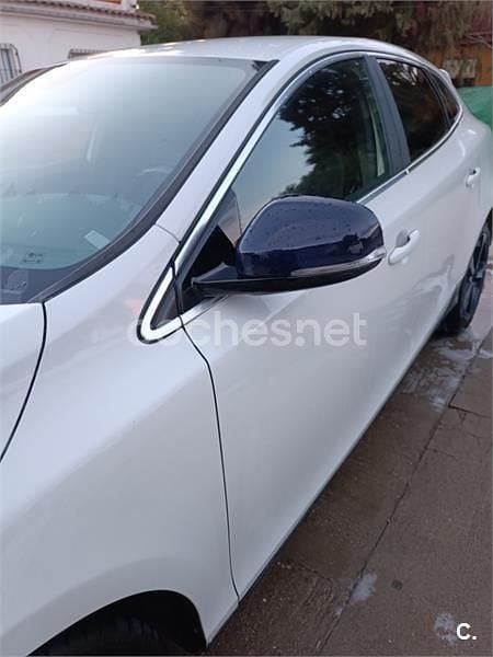 Blanco Usado 2013 Volvo V40 Momentum Familiar | 5900 € (Super precio) - Imagen 1/4