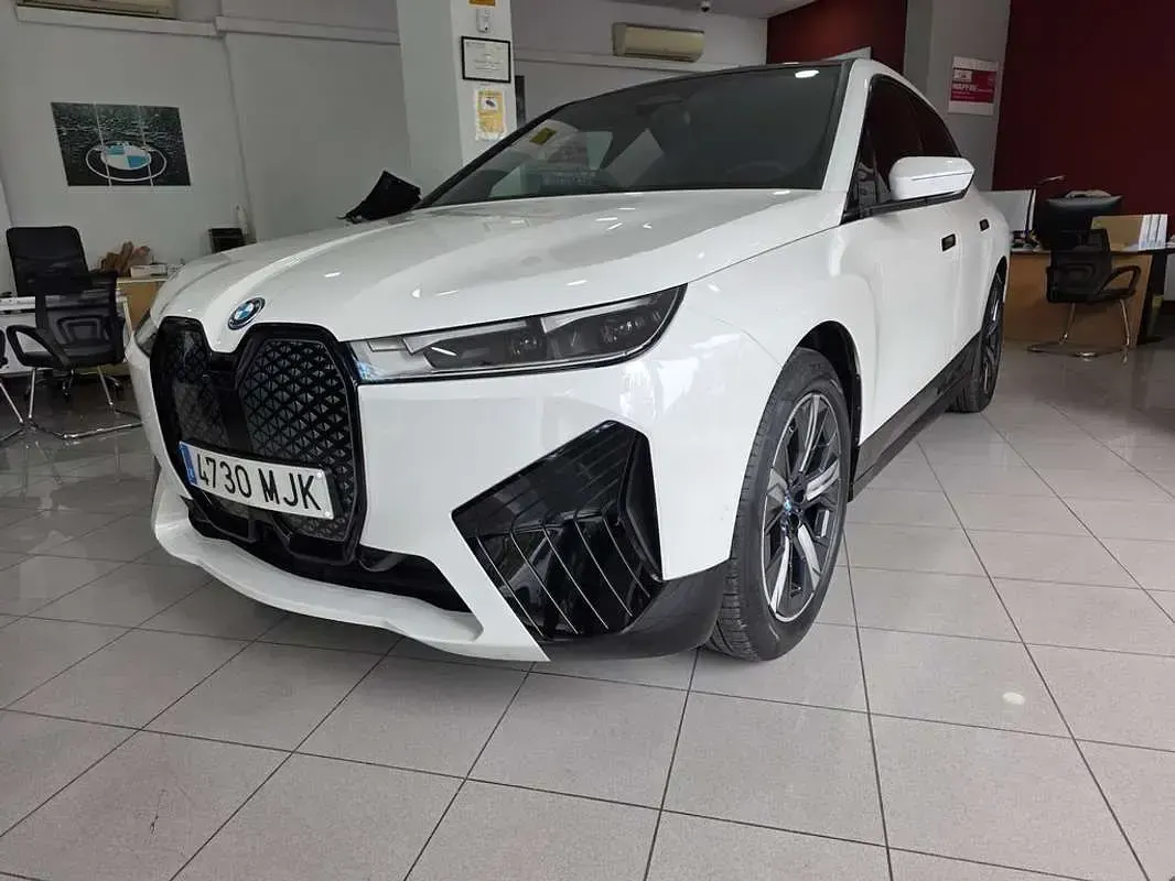 Usado BMW iX 239 kW (326 CV) 2023 Blanco SUV