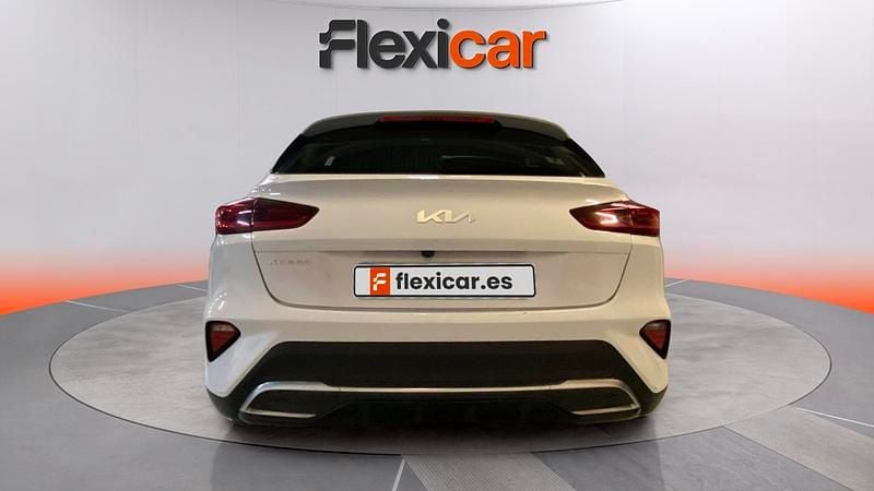 Usado Kia XCeed 120 CV (88 kW) 2023 Blanco SUV