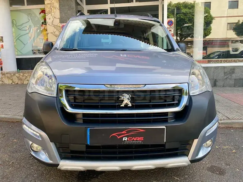 Usado Peugeot Partner Tepee Active 110 CV (80 kW) 2017 Gris / plata Monovolumen