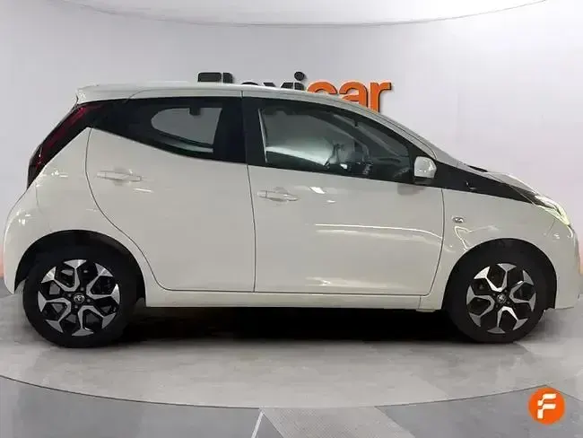Usado Toyota Aygo X-play 72 CV (52 kW) 2021 Blanco Utilitario