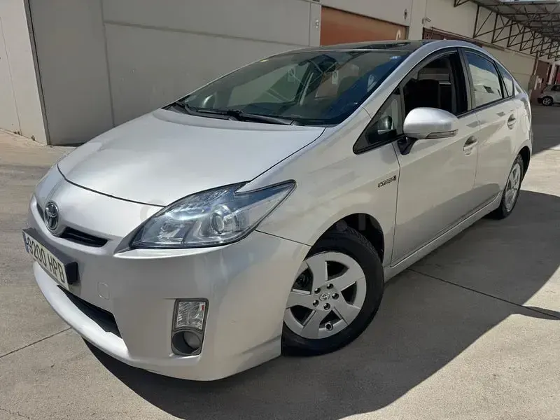 Usado Toyota Prius Executive 136 CV (100 kW) 2012 Gris / plata Berlina