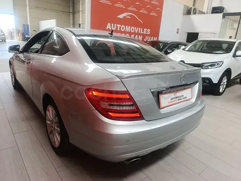 Usado Mercedes C250 204 CV (150 kW) 2012 Gris / plata Coupe