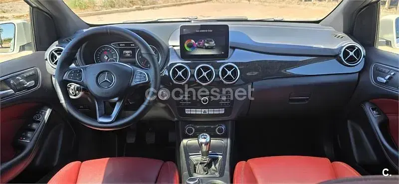 Usado Mercedes B200 136 CV (100 kW) 2018 Blanco Utilitario