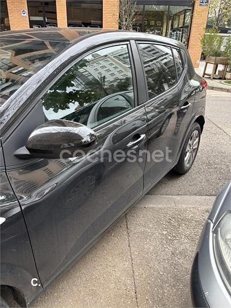Usado Dacia Sandero Expression 91 CV (66 kW) 2023 Negro Berlina