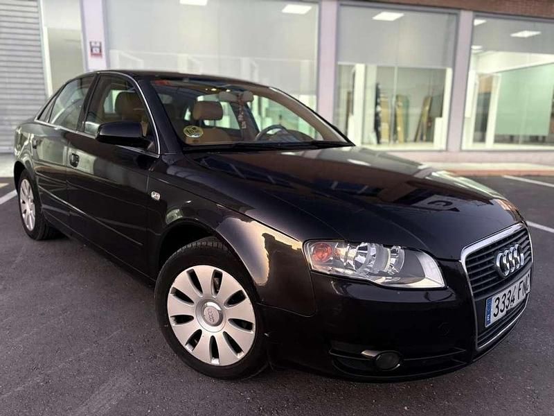 Usado Audi A4 140 HP (102 kW) 2007 Preto Sedan
