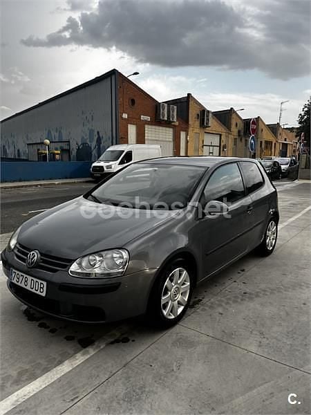 Gris / plata Usado 2004 VW Golf Trendline Berlina | 3500 € (Precio justo) - Imagen 1/4