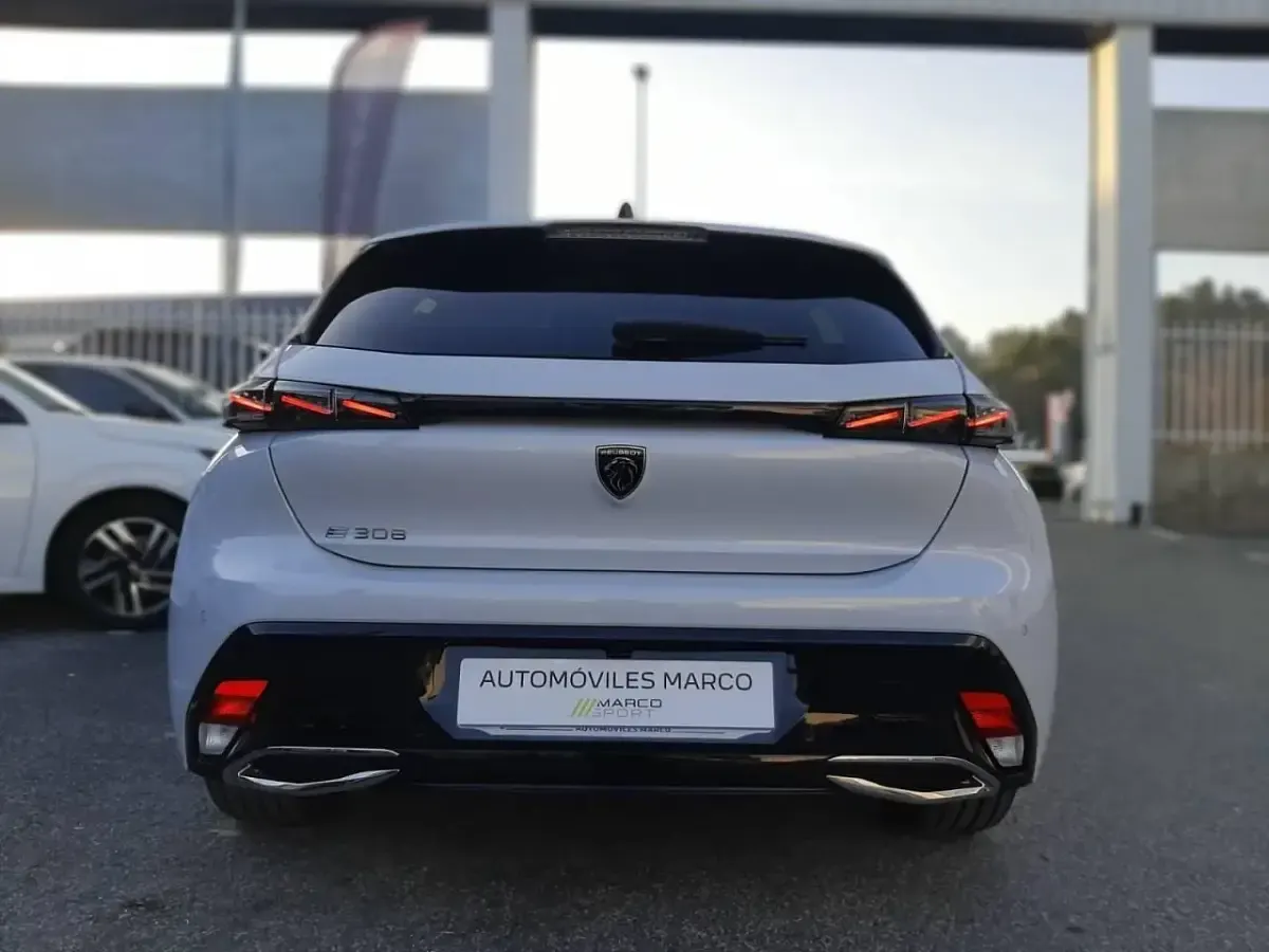 Usado Peugeot 308 GT 114 kW (156 CV) 2024 Blanco Berlina